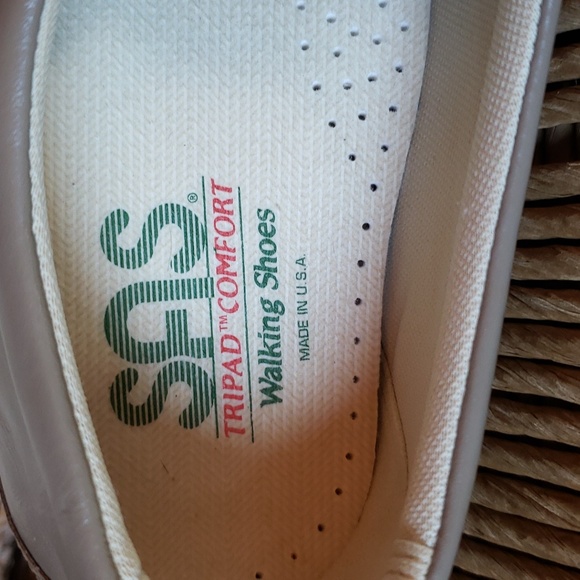 SAS walking shoes, size 9.5 W - Picture 11 of 11